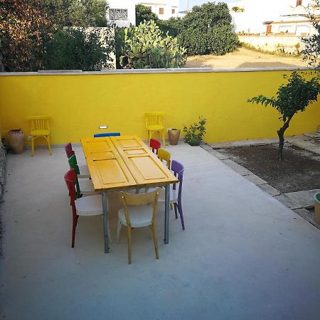 Donalisa Hotel Andrano Bagian luar foto