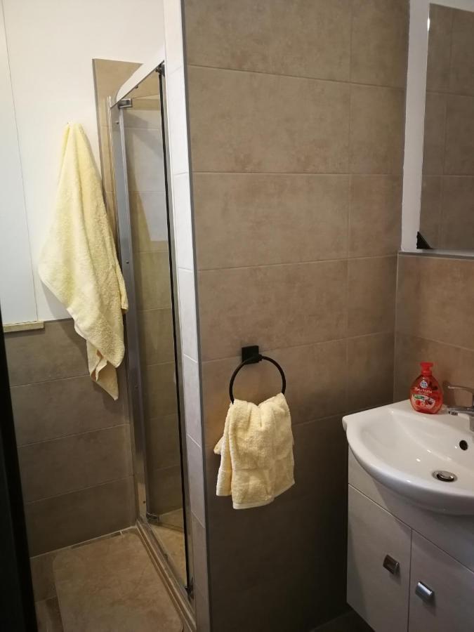 Donalisa Hotel Andrano Bagian luar foto