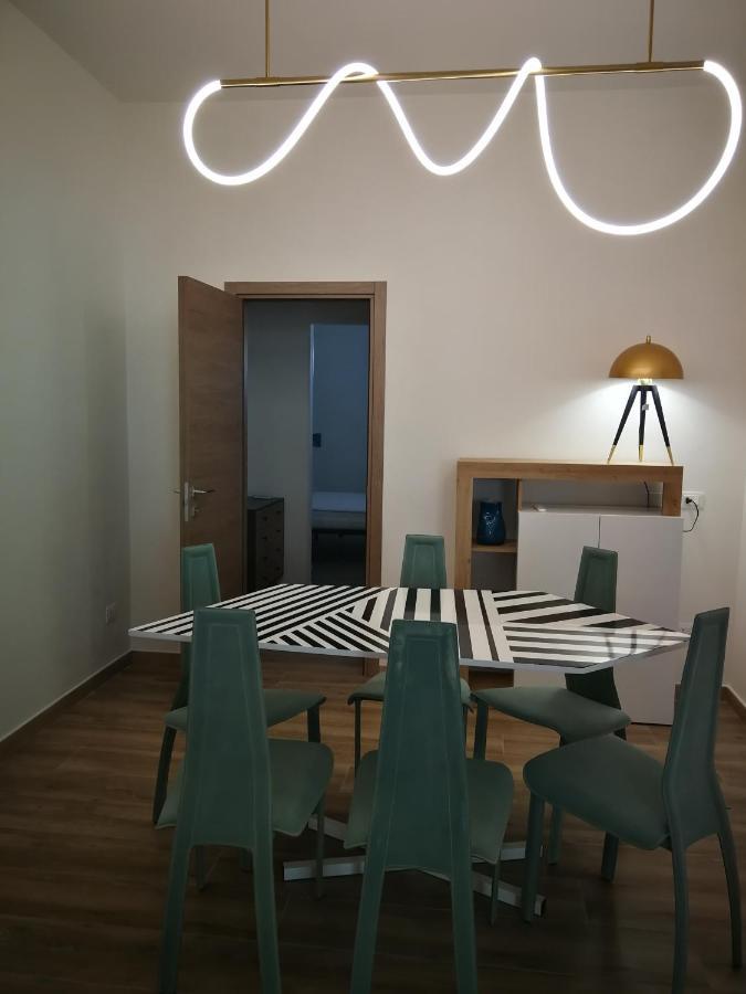 Donalisa Hotel Andrano Bagian luar foto