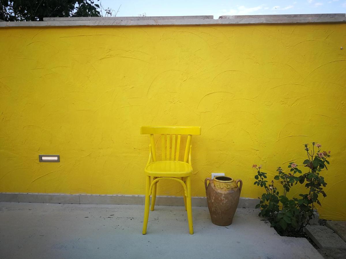 Donalisa Hotel Andrano Bagian luar foto